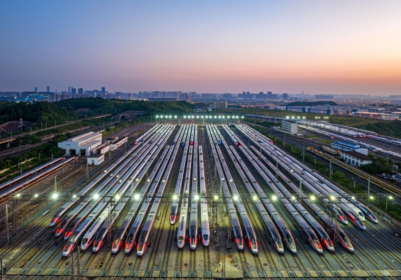 心向暖陽，步履生花